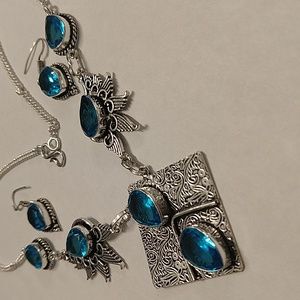 Blue topaz set